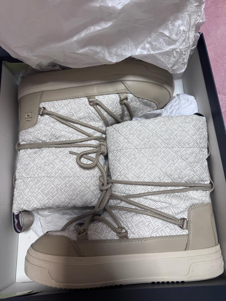 Tommy Hilfiger