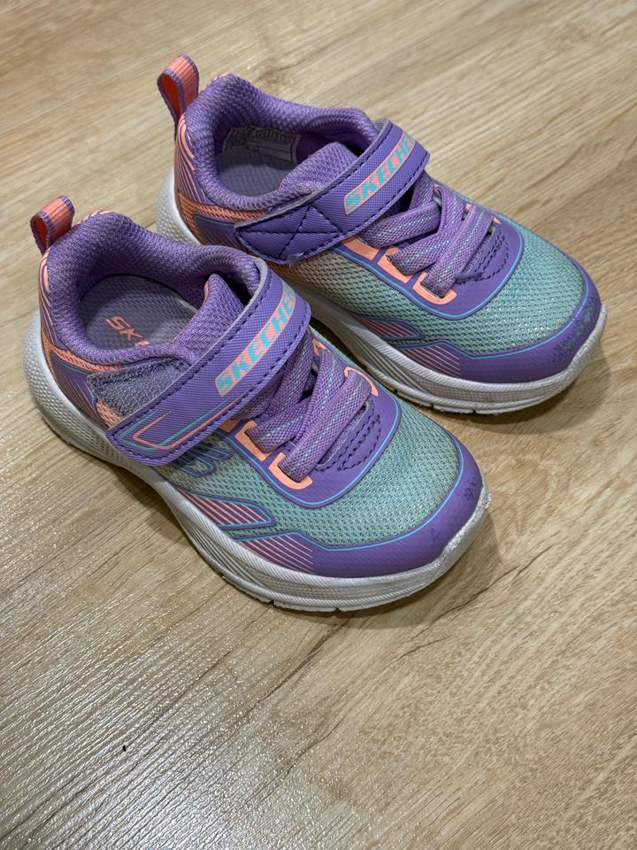 Skechers