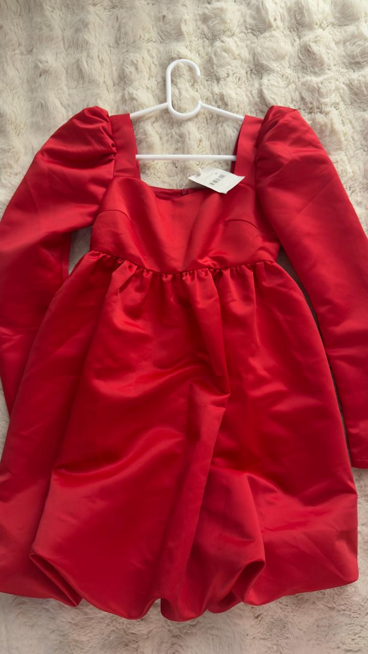 Fashion Красное платье с объемными рукавами