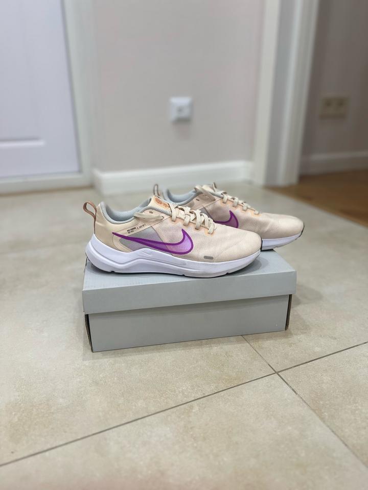 Кроссовки Nike