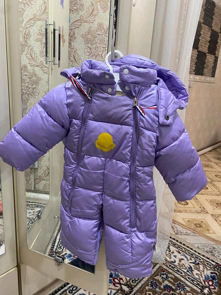 Moncler Комбинезон для девочки