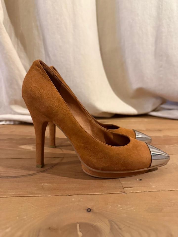 Jeffrey Campbell