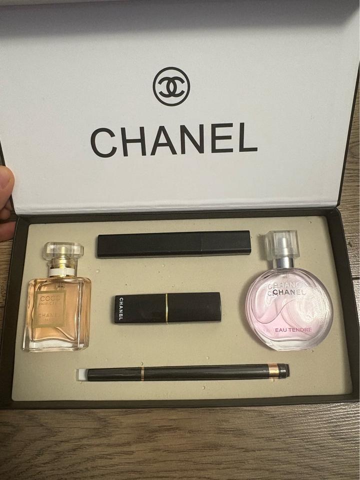 Косметика Chanel