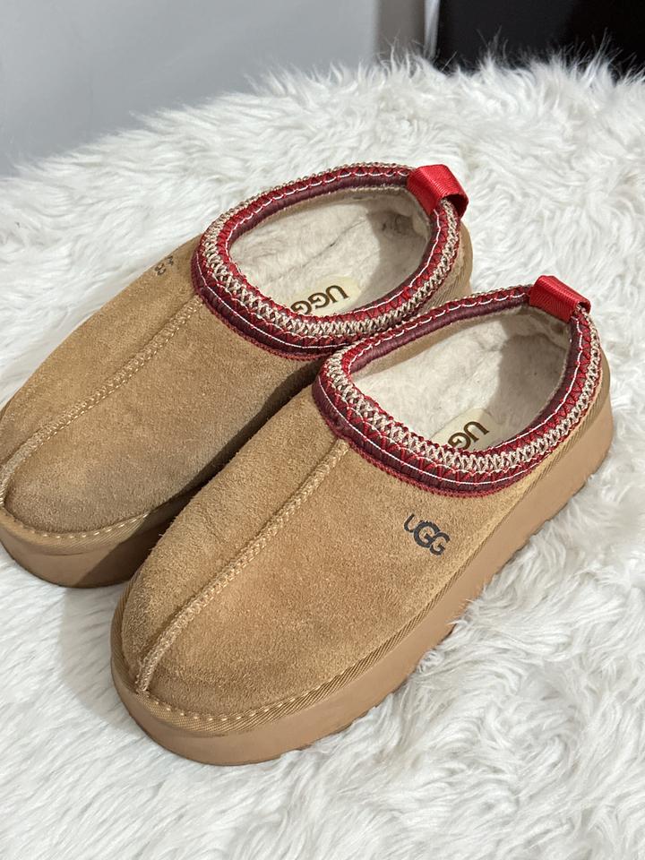 UGG