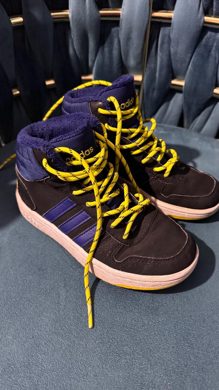Adidas кроссовки