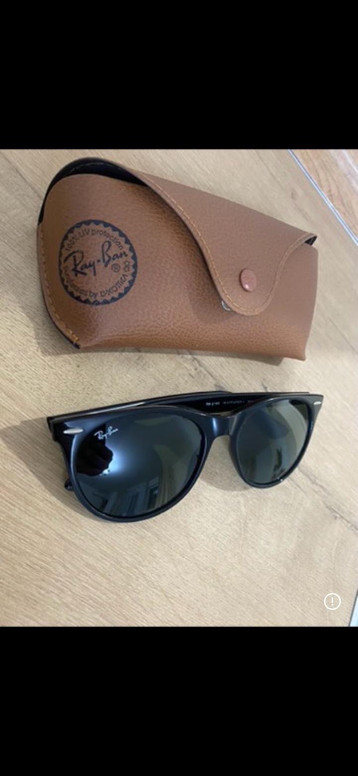 Солнцезащитные очки Ray-Ban