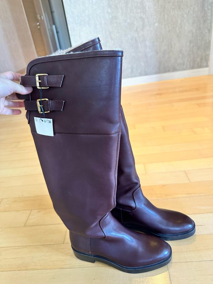 Женские кожаные сапоги ZARA