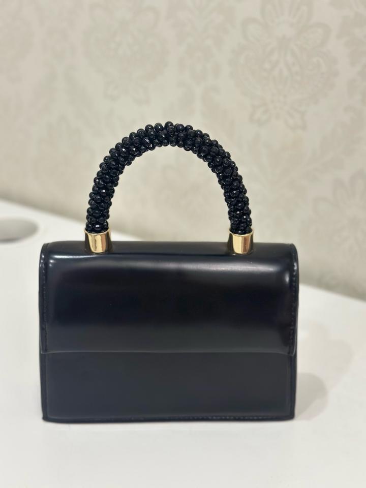 Чёрная мини-сумочка ZARA Mini Bag с декоративными бусинами на ручке