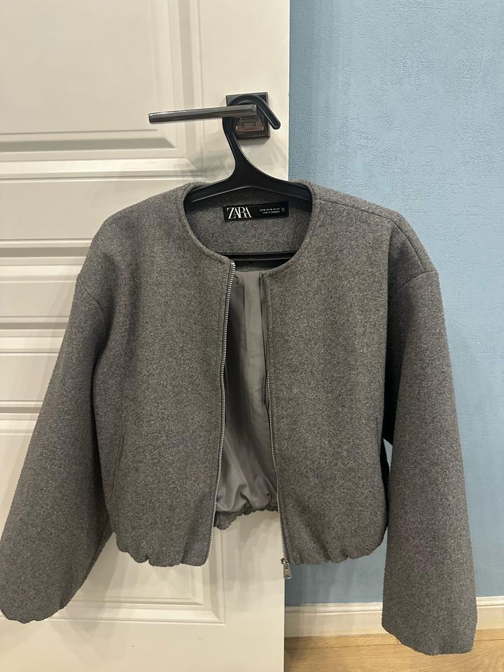 Бомбер Zara