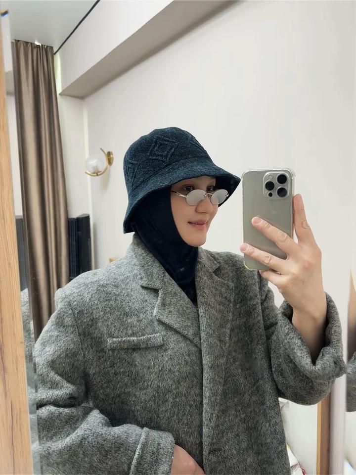 Стильный и теплый головной убор на прохладный сезон (осень/весна/зима).