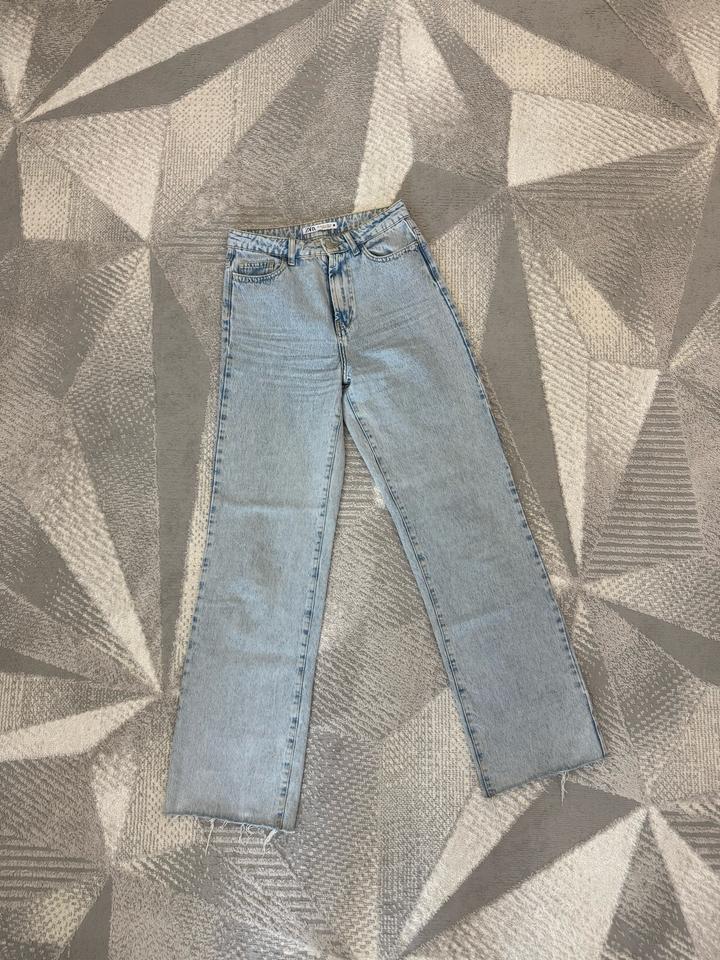 Светло голубые джинсы Zara 36 размер