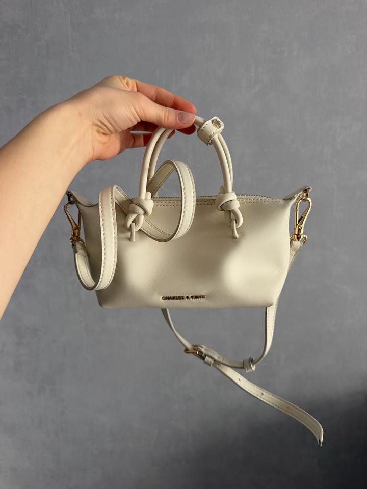Сумка Charles & Keith