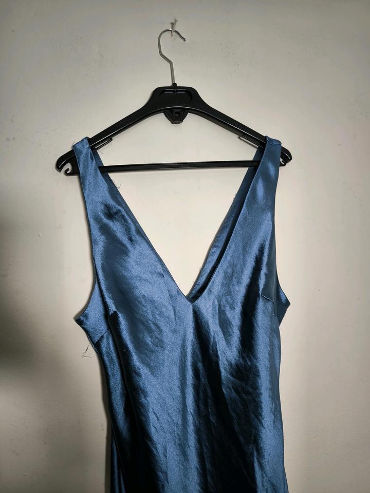 Платье asos атласное l-xl
