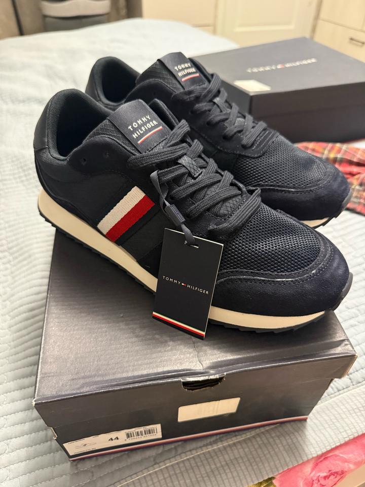 Tommy Hilfiger
