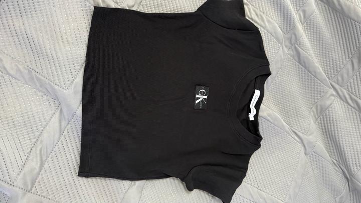 Укороченая футболка Calvin Klein