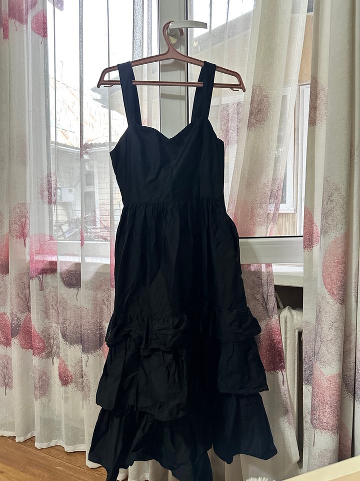 H&M Черное платье с ярусами