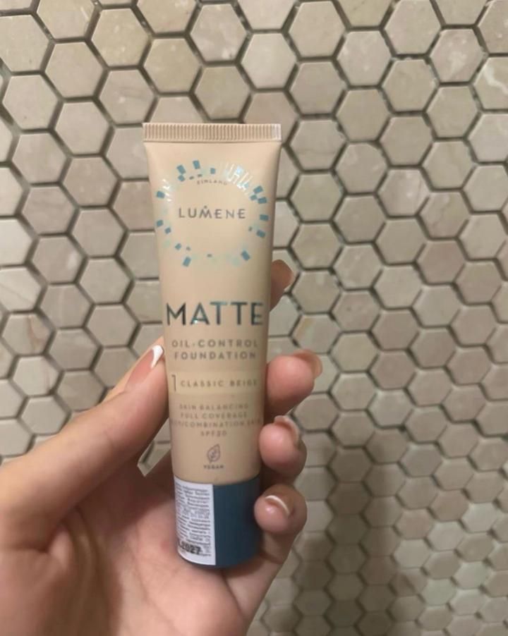 Lumene Matte Oil-Control Foundation