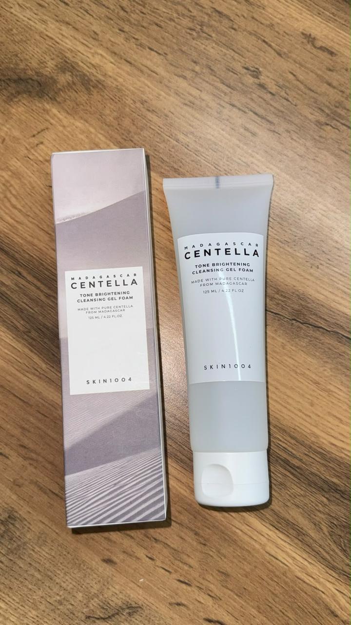 Гель-пенка для умывания SKIN1004 Madagascar Centella