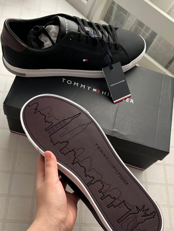 Tommy Hilfiger