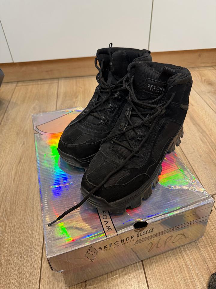 Skechers