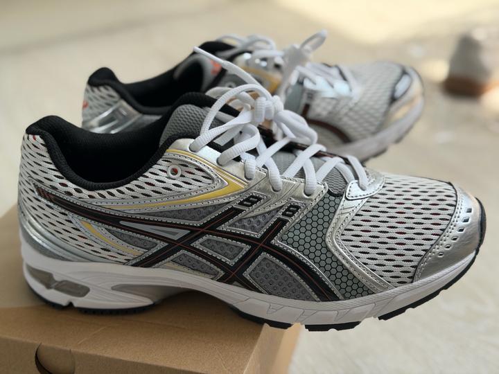 Мужские кроссовки asics