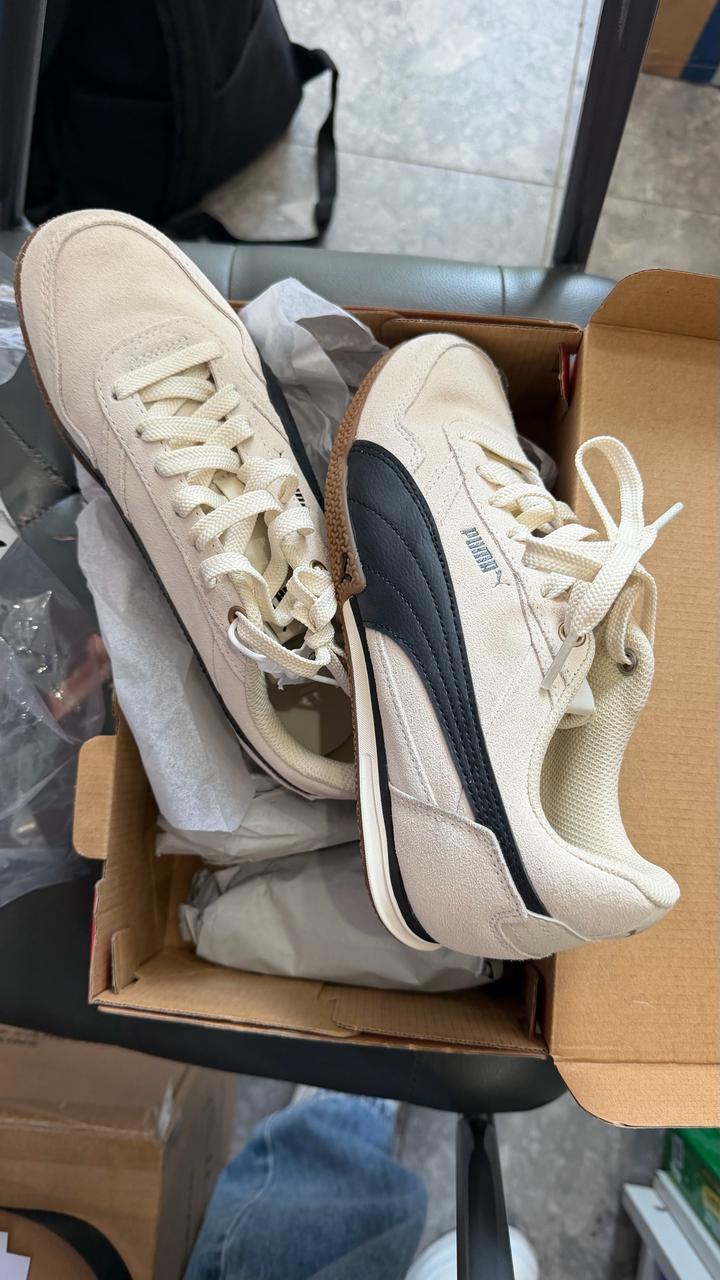 Кроссовки PUMA женские бежевые с черной полосой