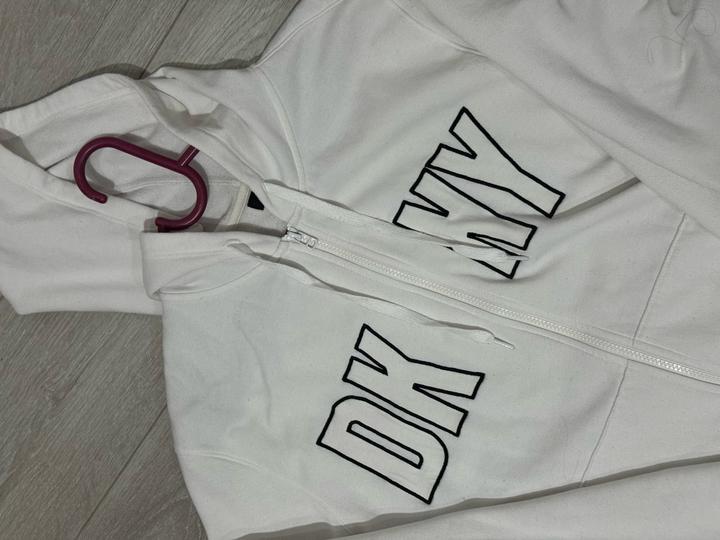 DKNY