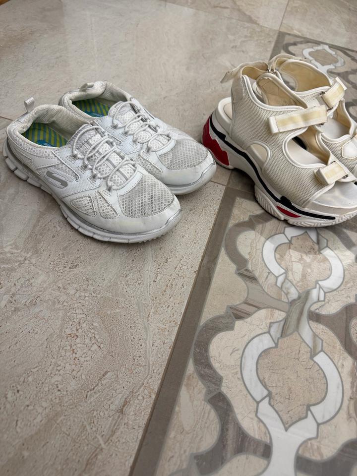 Skechers