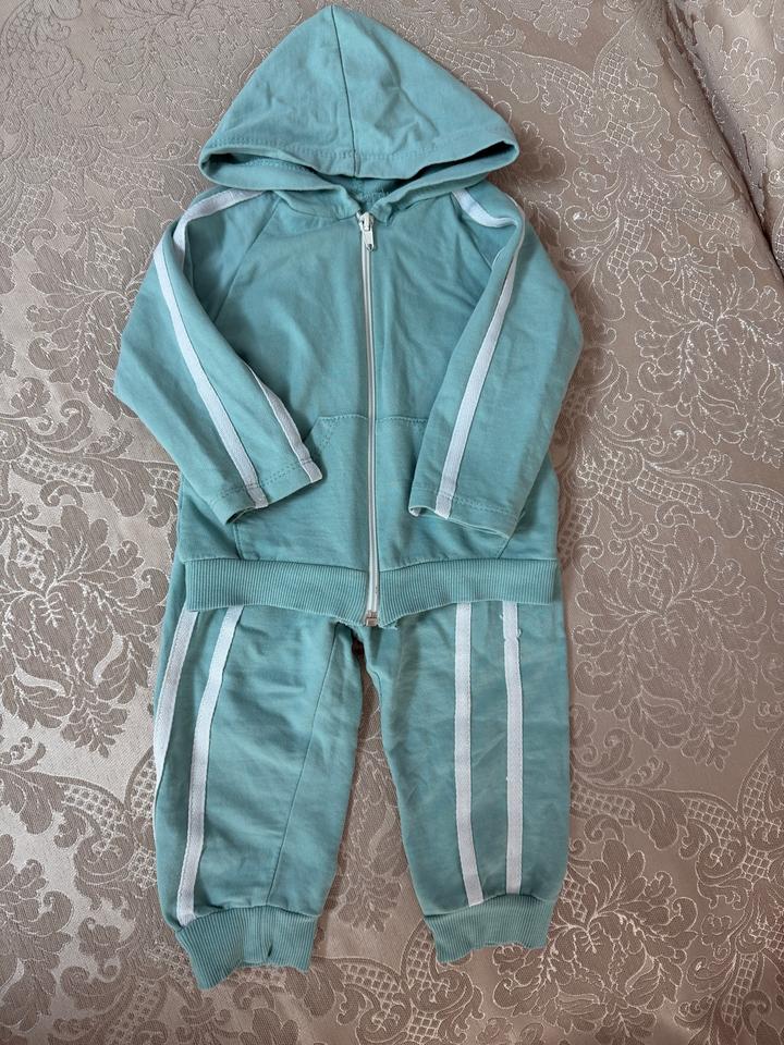 Детский спортивный костюм