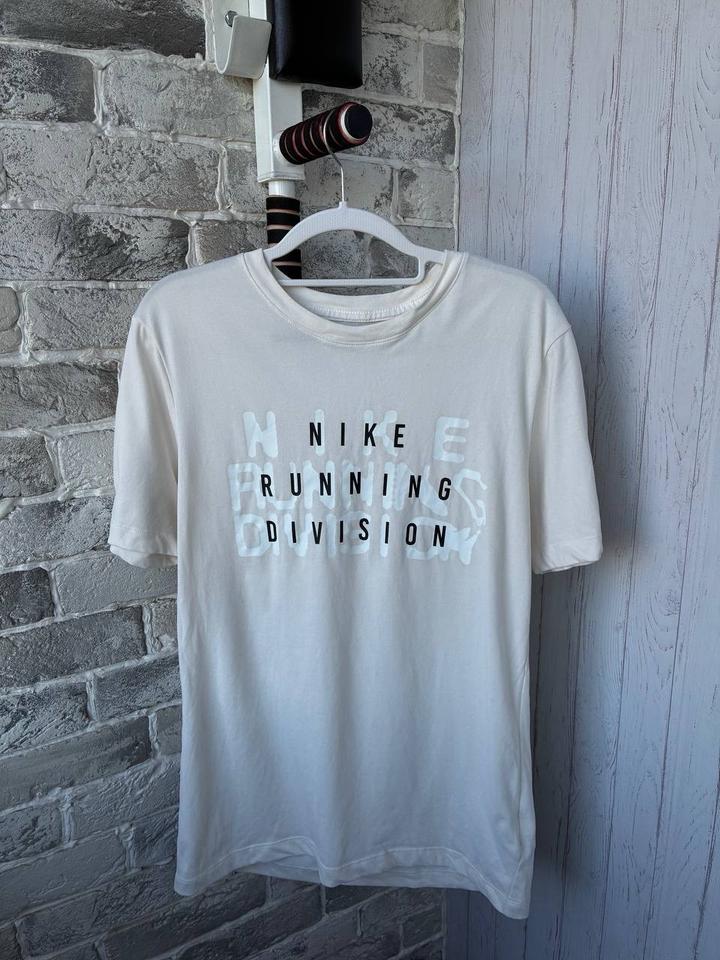 Футболка Nike Running Division