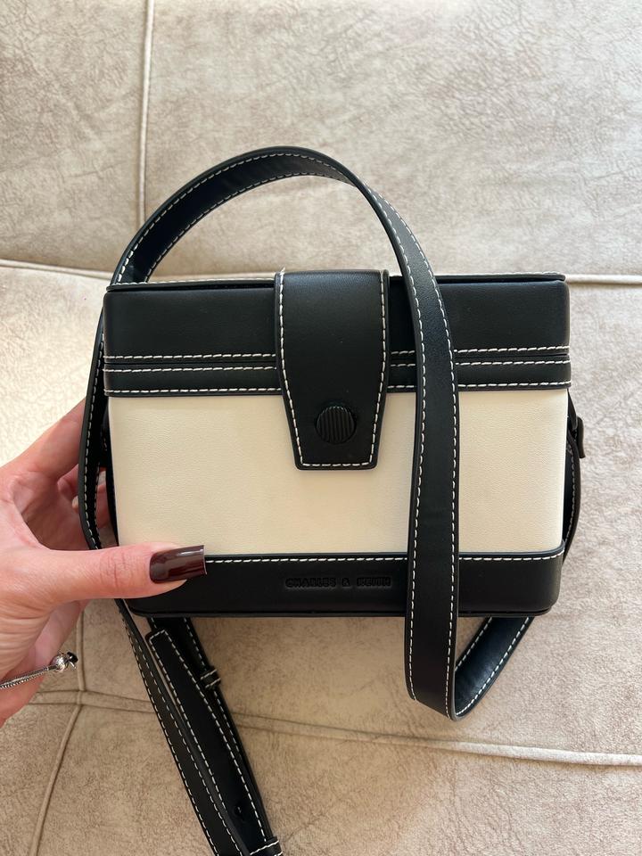 Сумка Charles & Keith