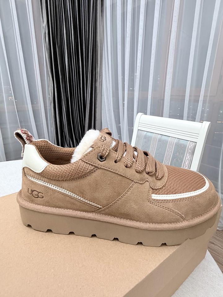 Кроссовки UGG