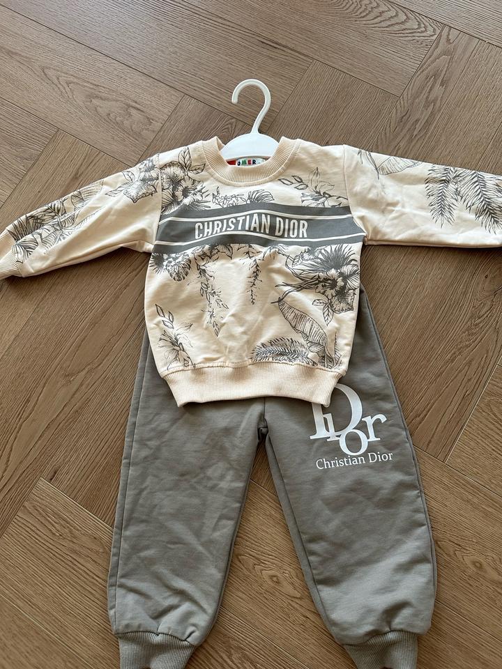 Детский спортивный костюм