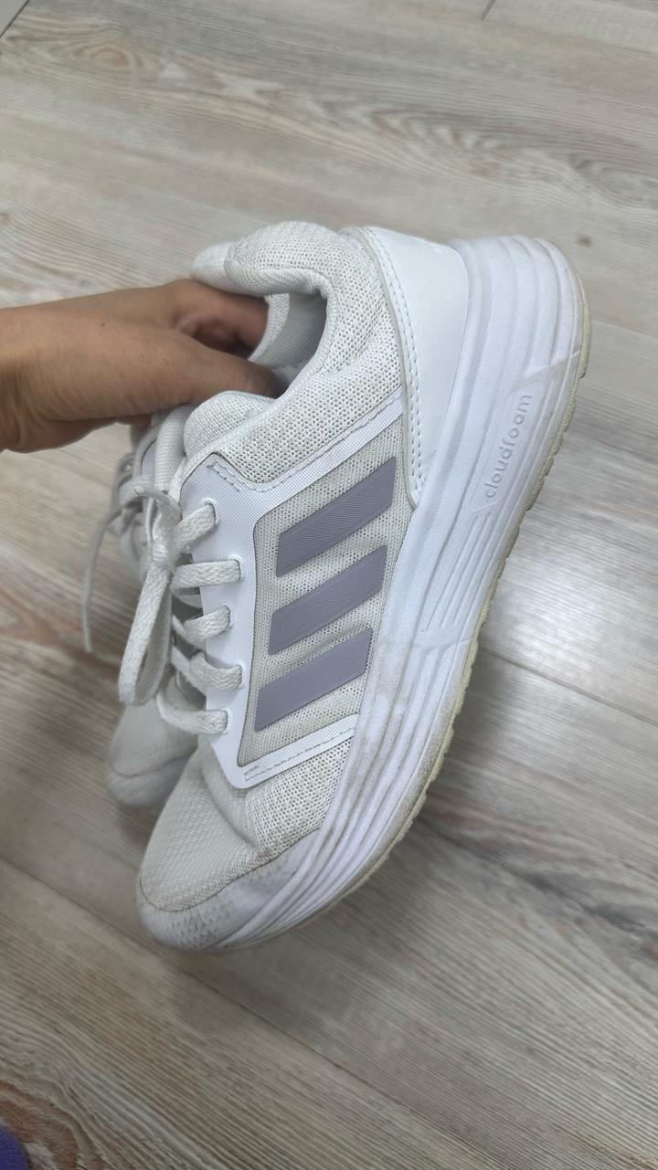 Кроссовки adidas 37-38