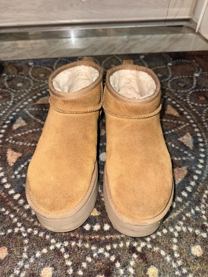 UGG
