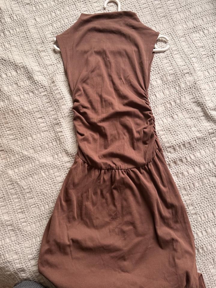 Платье Stradivarius