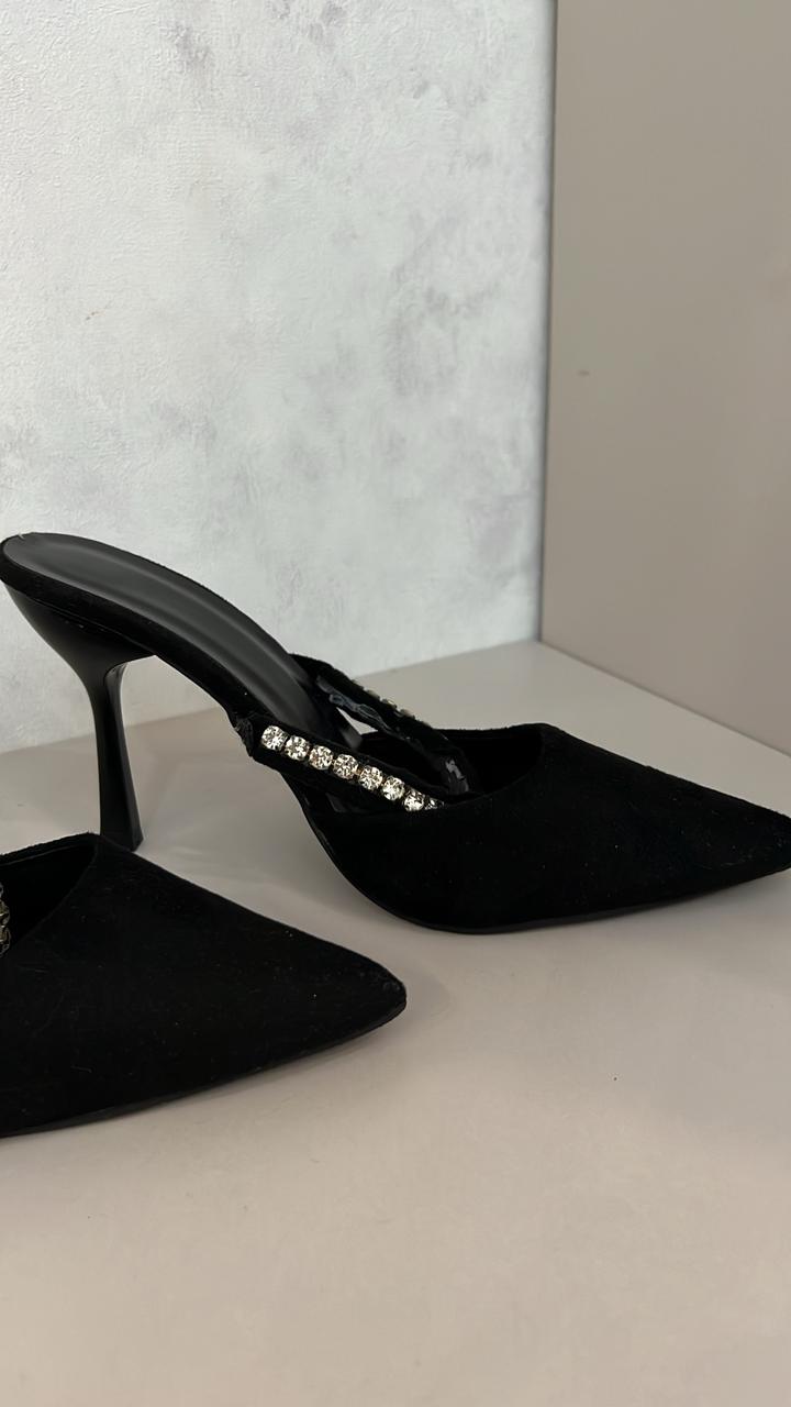 Zara Мюли с острым носом и декором из страз