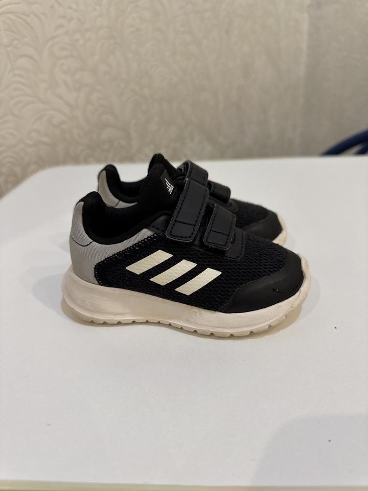 Кроссовки adidas детские