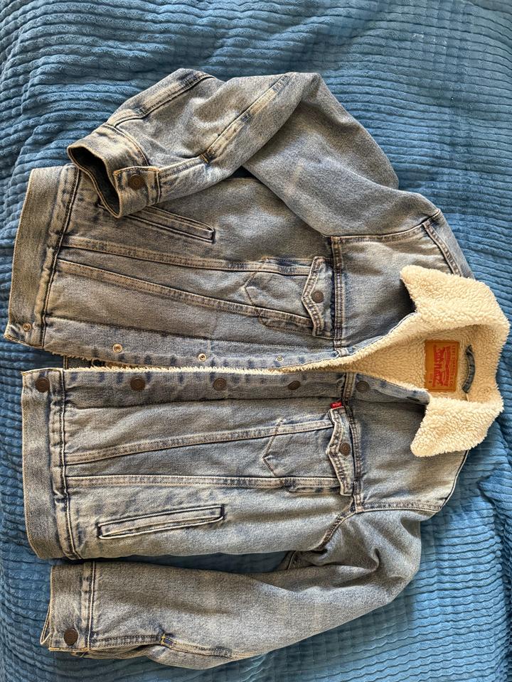 Levi's
