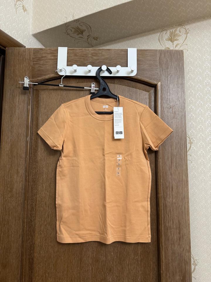 Футболка uniqlo