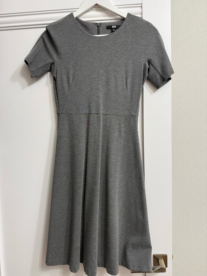 Платье фирмы Uniqlo