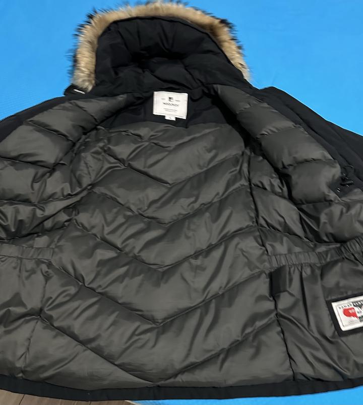 пуховик Woolrich (Канада)