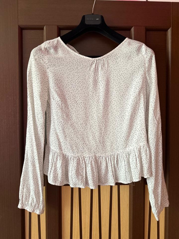 H&M Блуза с баской в мелкий горох