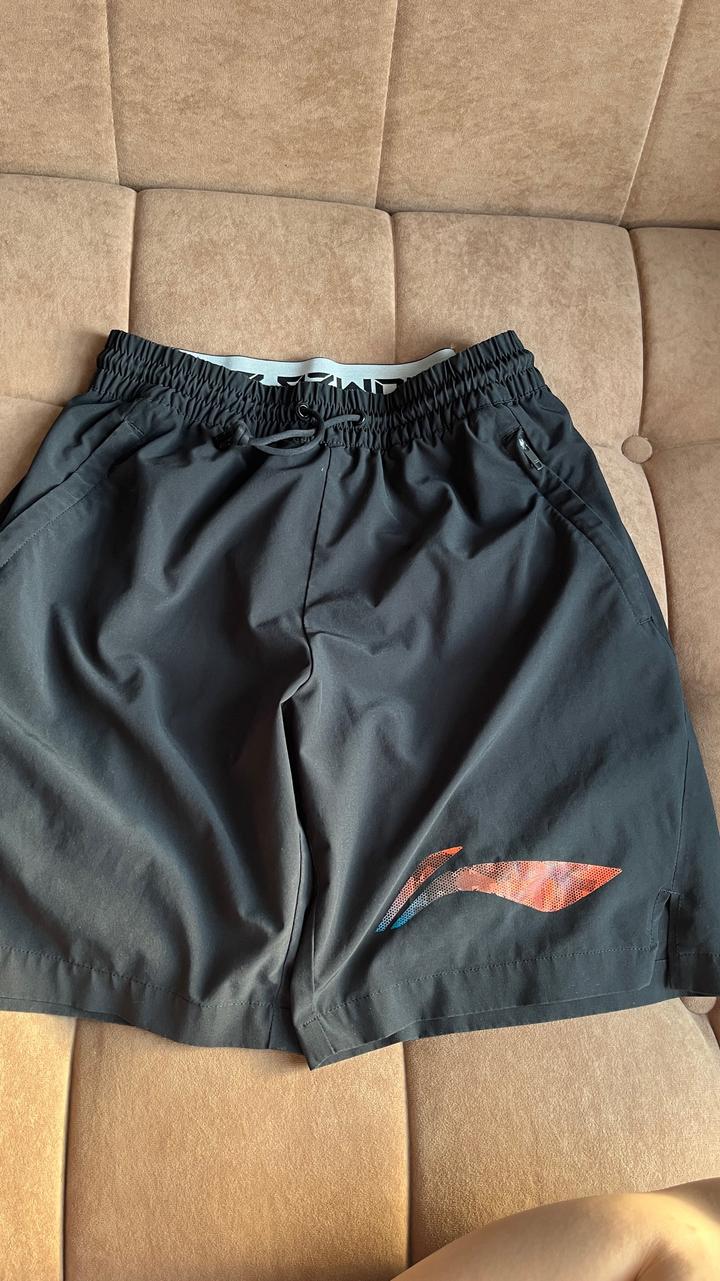 Спортивные шорты Li-Ning
