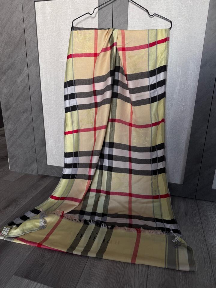 Шарф Burberry в клетку