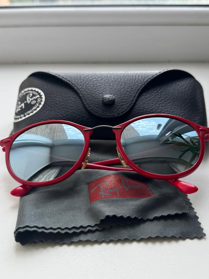 Ray-Ban