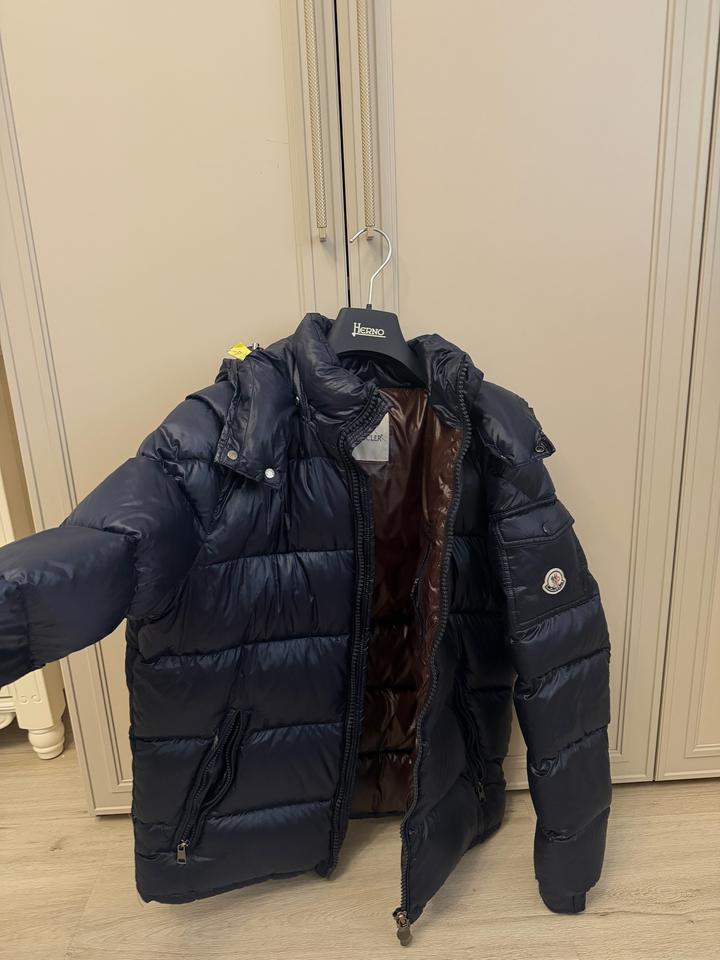 Пуховик Moncler