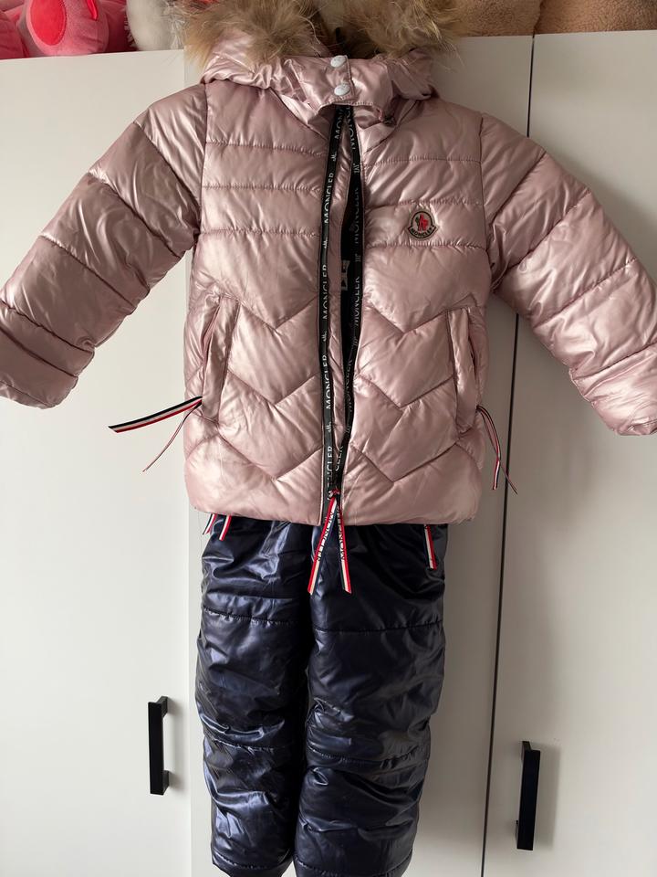 Зимний комбинезон Moncler