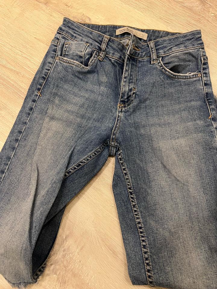 Джинсы Zara