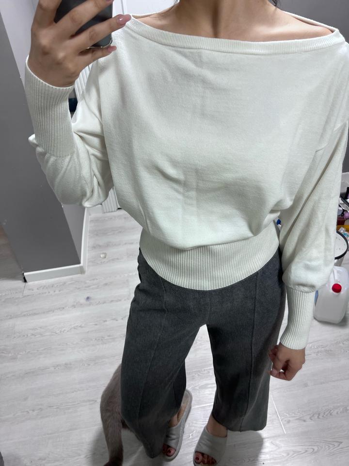 Bershka Джемпер с открытыми плечами